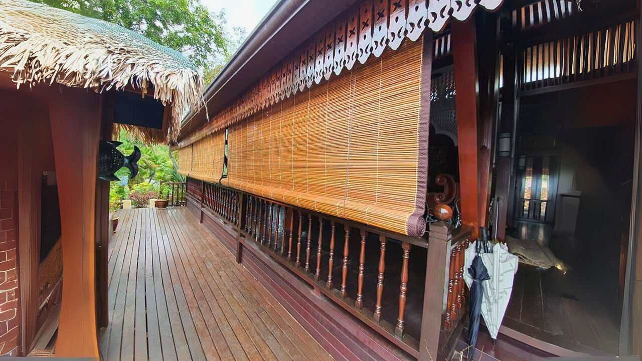 Outdoor bamboo